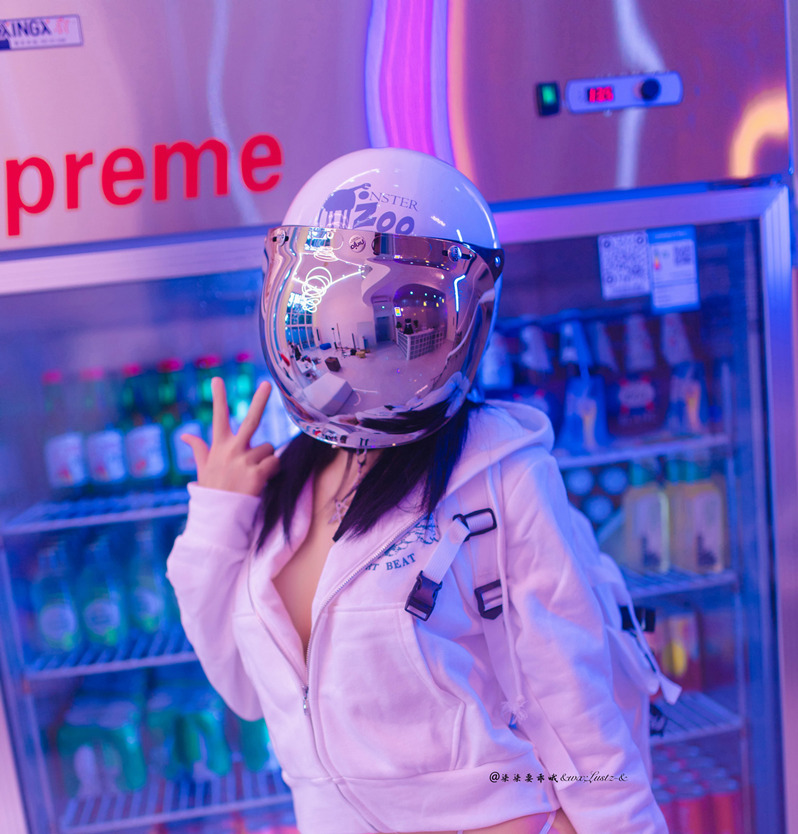 柒柒要乖哦骑行少女图片分享