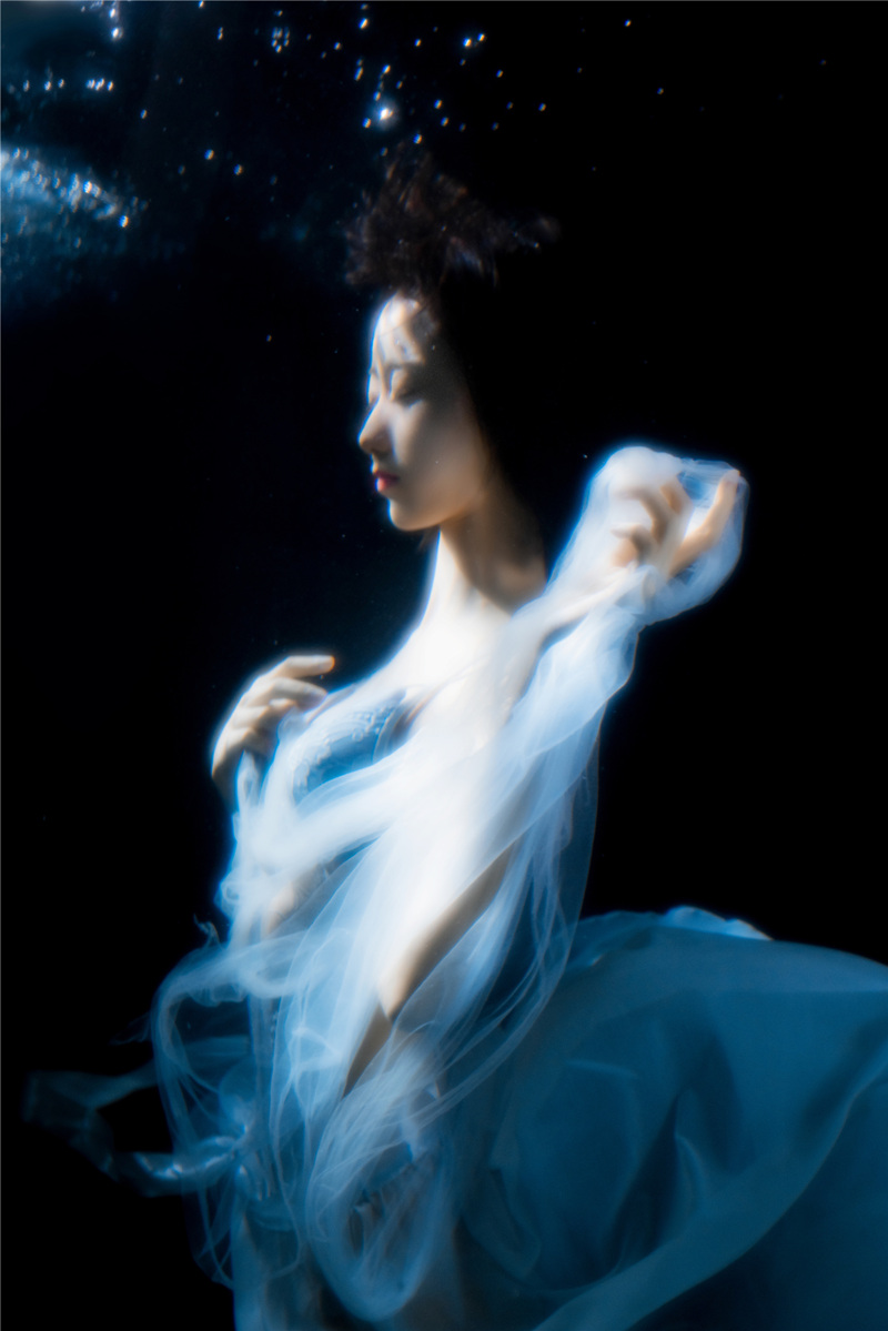 木绵绵owo清澈水下美图作品鉴赏