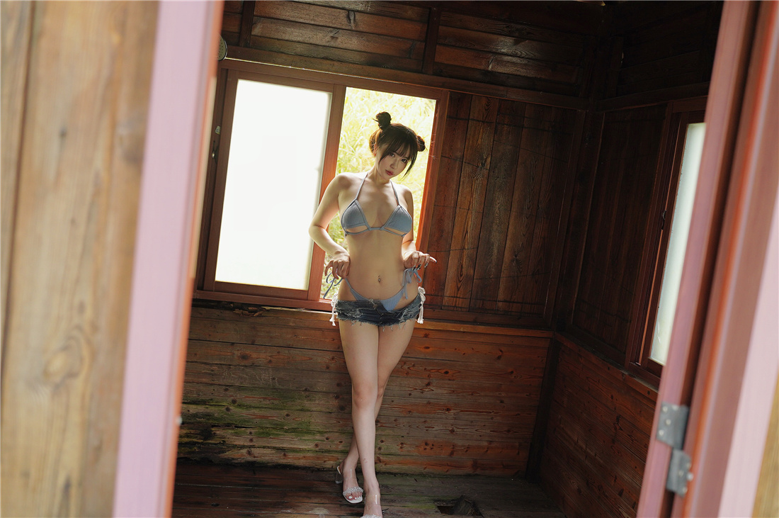 Tina很妖孽呀蓝色比基尼分享