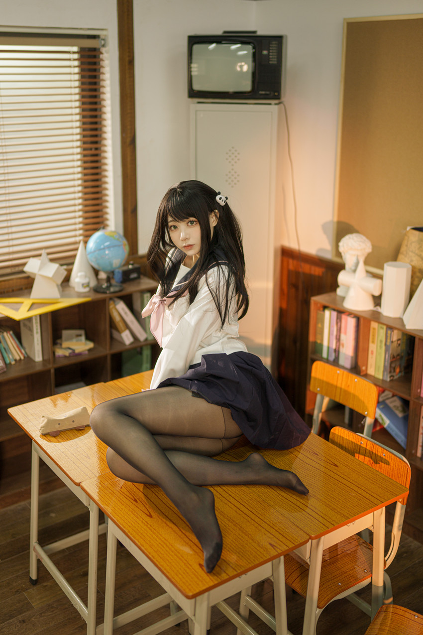 安食Ajiki风纪委员cos作品鉴赏