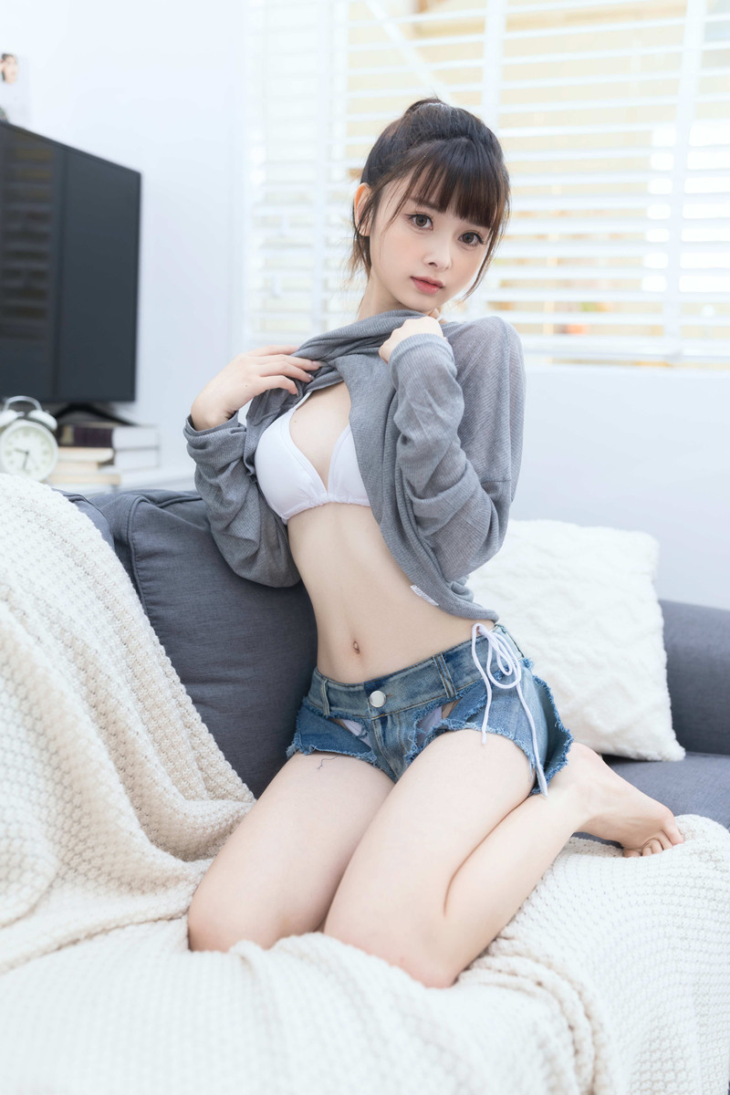 河豚抚子的居家比基尼cos作品鉴赏