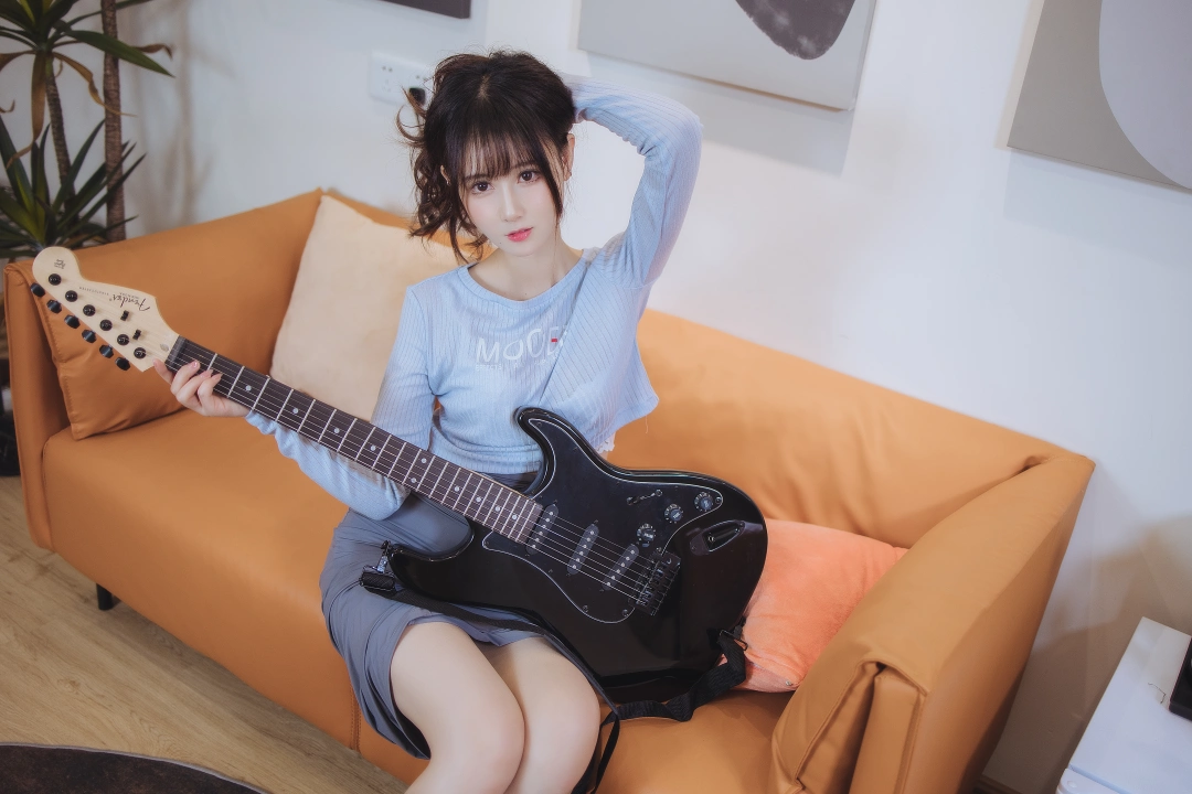 羽生三未吉他妹妹，一套让全网心动的封神级cos