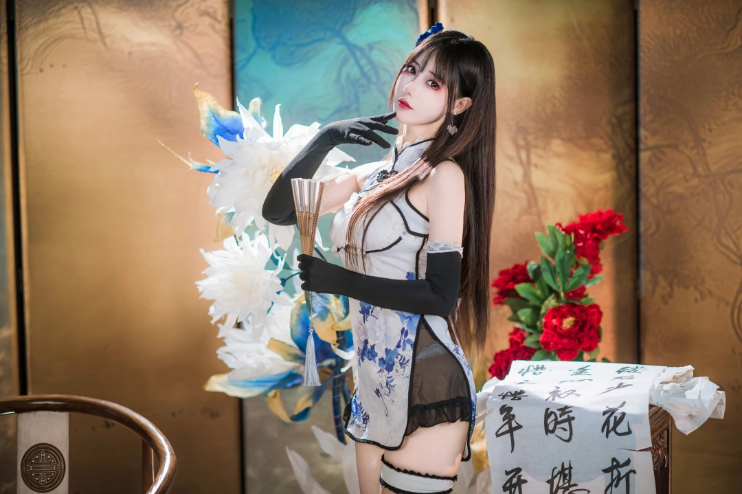 羽生三未瓶儿青花瓷旗袍,还原国风cos美感