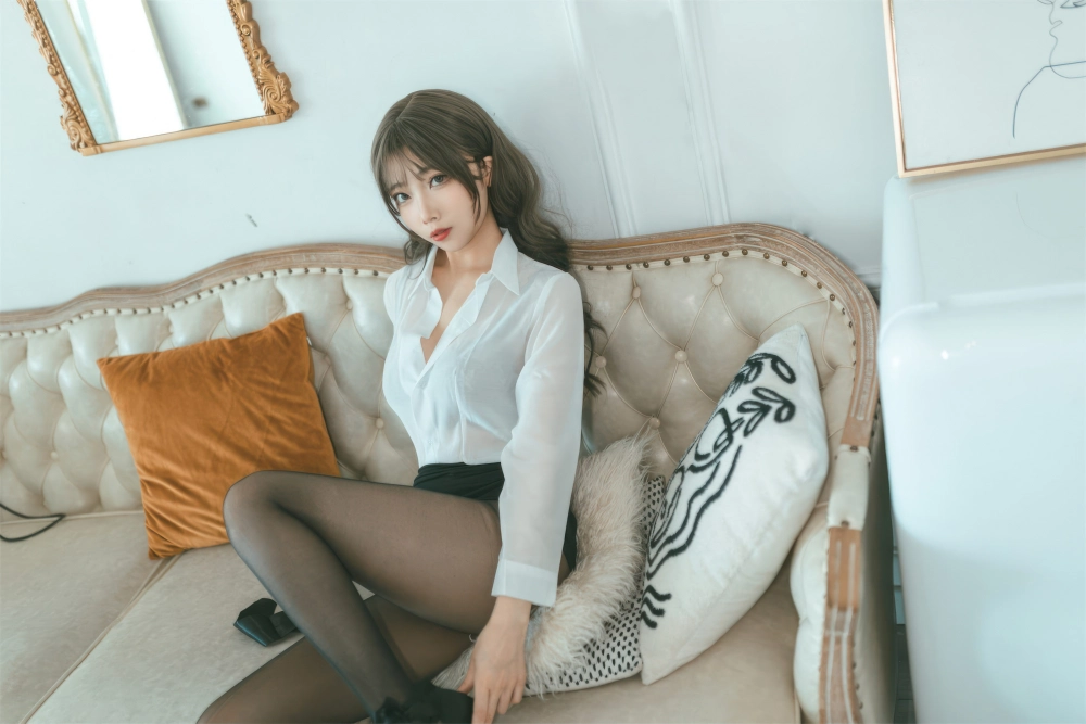 杏仁曲奇OL额外时间图片，为何让人着迷