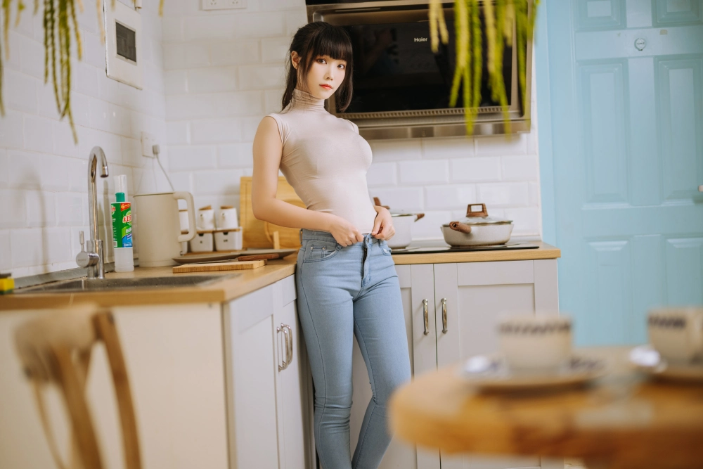 汪知子图集最经典十幅画，聊聊她那几套封神的图片