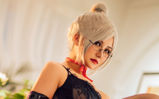 夏鸽鸽不想起床白木芽衣子泳衣cos图鉴赏