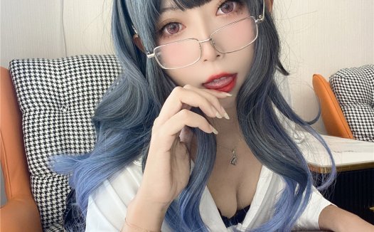 Money冷冷白衬衫裙cos图鉴赏