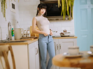 汪知子图集最经典十幅画,聊聊她那几套封神的图片