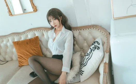 杏仁曲奇OL额外时间图片,为何让人着迷