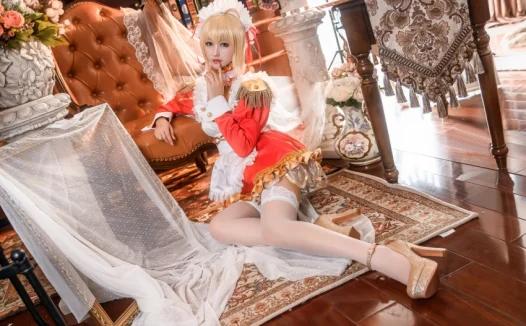 羽生三未尼禄cos作品,威严与性感的融合