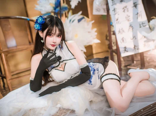 羽生三未瓶儿青花瓷旗袍,还原国风cos美感