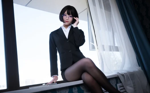 职场穿搭的天花板？汪知子OL作品图，我是真的没法拒绝