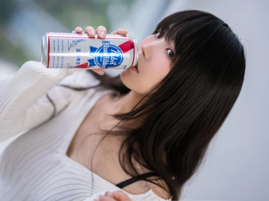 汪知子醉酒图片,一场关于居家微醺的视觉暴击